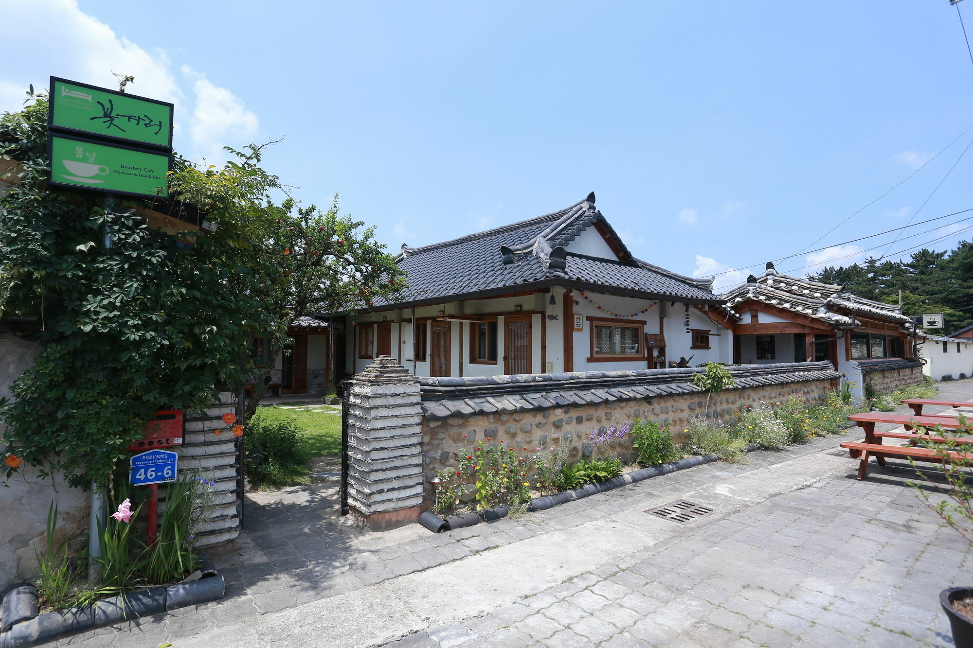 Floral Space Hanok Guesthouse Кьонджу Екстер'єр фото