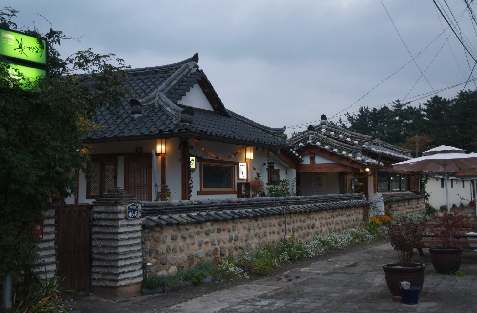 Floral Space Hanok Guesthouse Кьонджу Екстер'єр фото