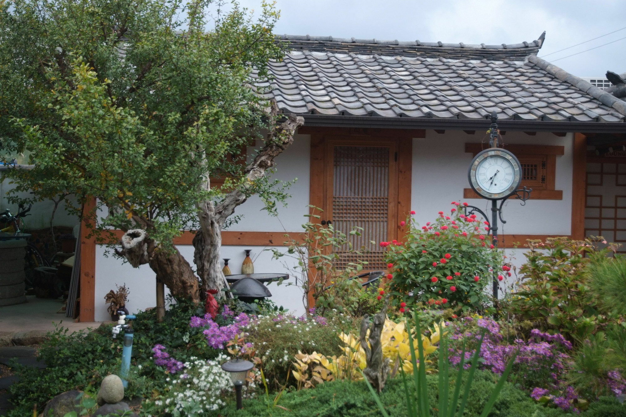 Floral Space Hanok Guesthouse Кьонджу Екстер'єр фото